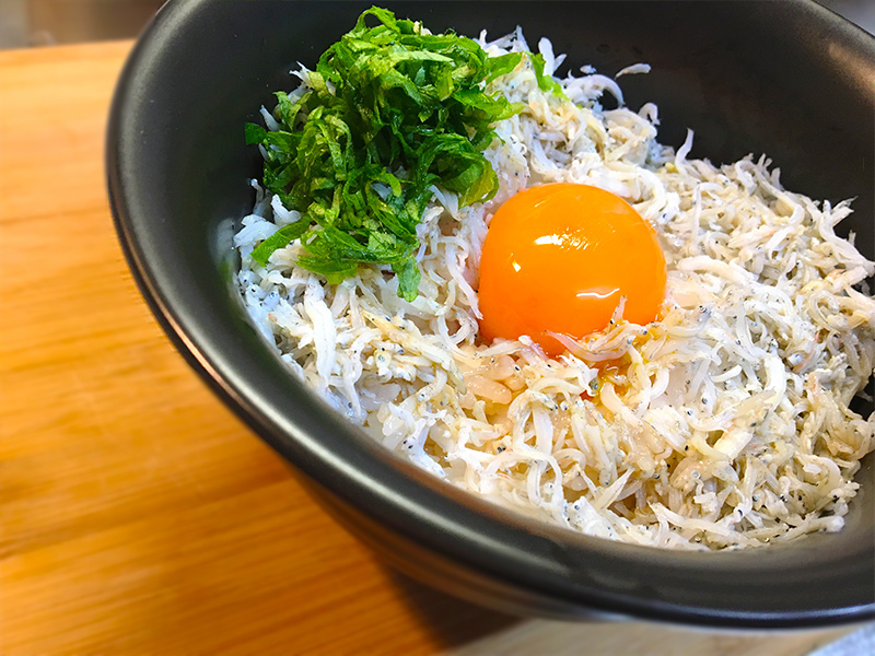 ほうれん草を切る